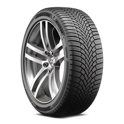 Bridgestone BLIZZAK 6 235/45R18